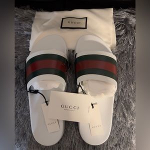 Beautiful Unisex Gucci Slides. Red, Green and White Matches with everything.